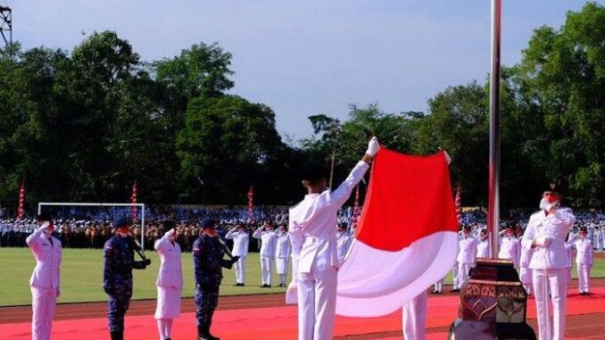 Paskibraka-Stadion-Sriwedari-Solo Bendera Merah Putih Gagal Berkibar di Stadion Sriwedari Solo, Gibran: Masalah Teknis