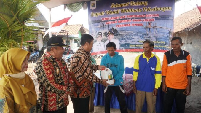 Tingkatkan Kesejahteraan Petani Perikanan, Pemkot Pekalongan Salurkan 400 Ribu Benih Udang Vaname