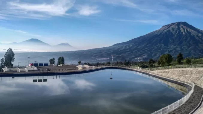 Embung Bansari, Nikmati Danau di Ketinggian 1.400 MDPL Dengan Pemandangan 7 Gunung