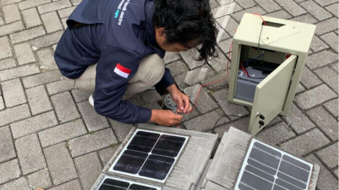 Genteng Pintar Bertenaga Surya