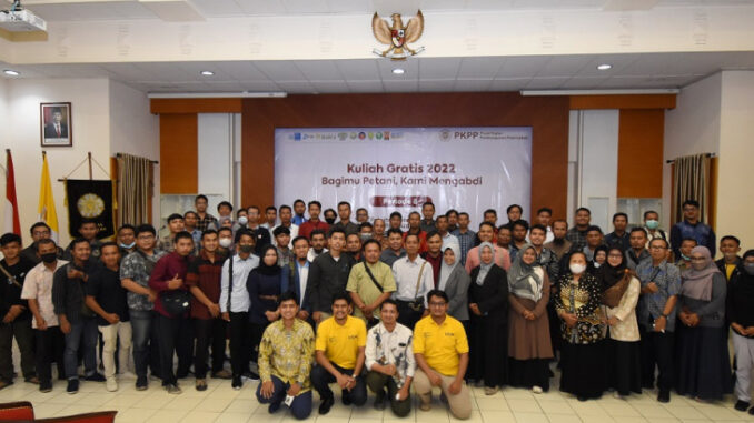 Kuliah Gratis 100 Petani dan Peternak