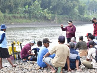Tim Dosen FMIPA Unsoed Aplikasikan Pompa Air Bertenaga Kincir Untuk Petani Ikan di Banyumas