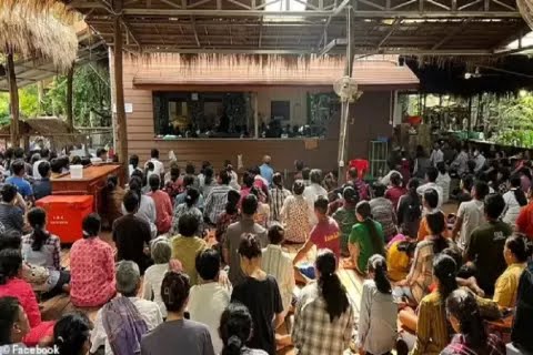 20000 warga kamboja mengungsi Ramalan Kiamat