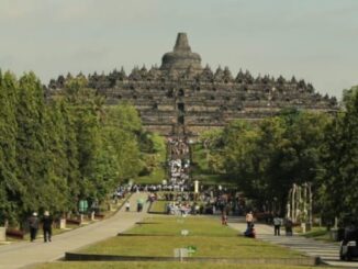 Pengunjung Candi Borobudur