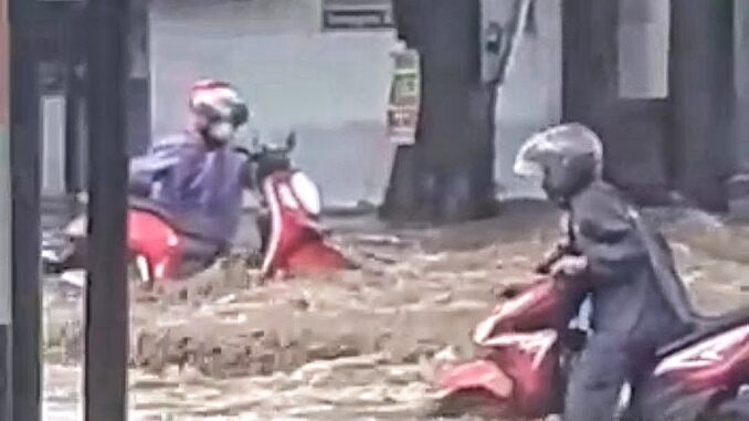 banjir mangkang