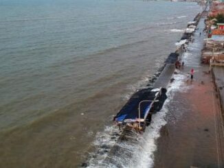 air laut pasang banjir rob