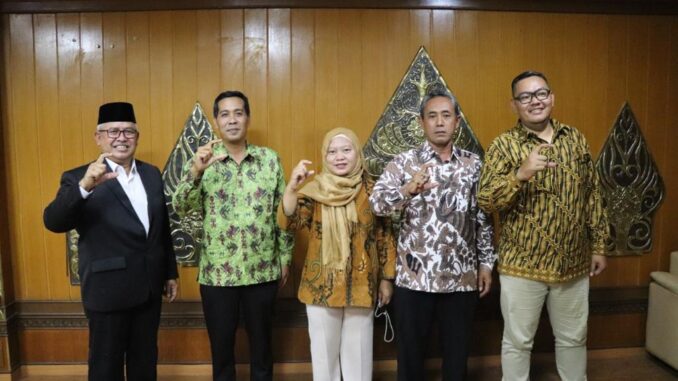 Anggota Komisi Informasi Jateng