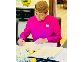 Jokowi Mendampingi Kaesang