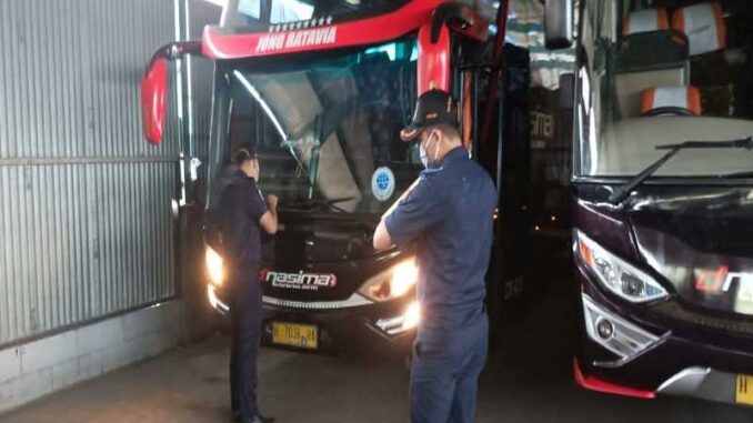 bus pariwisata semarang