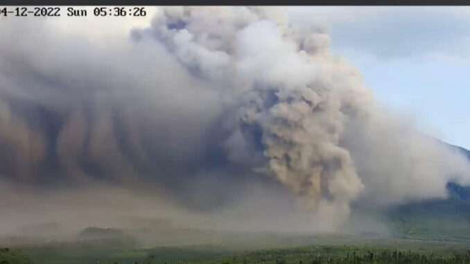 erupsi semeru semeru erupsi warga mengungsi