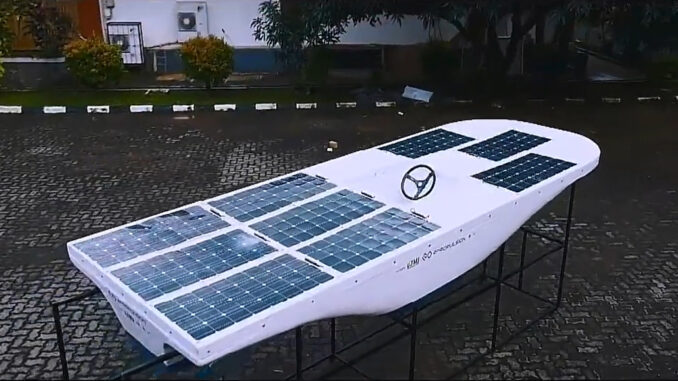 Solar Boat DIPONEGORO 1.0 Solar Boat DIPONEGORO 1.0