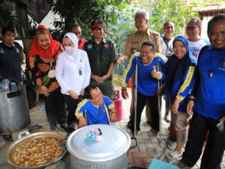 Ganjar Tinjau Dapur Umum