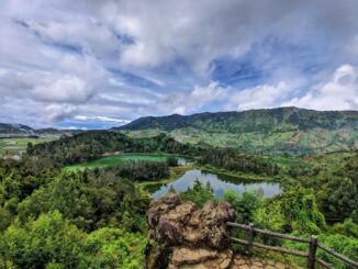 Telaga Warna Batu Ratapan Angin