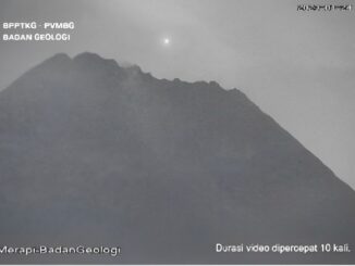 Viral Benda Bercahaya Gunung Merapi