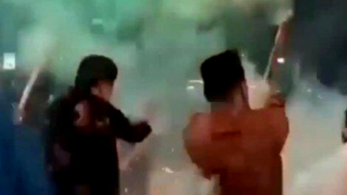 Wakil Bupati Bermain Petasan Wakil Bupati Bermain Petasan