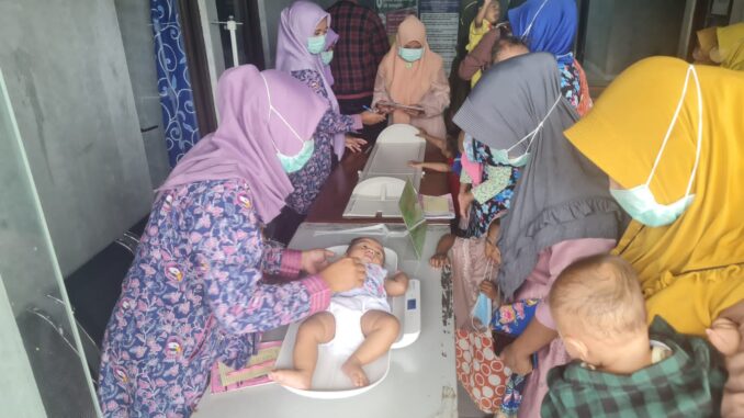 Siti Rosidah Senang Anak Keduanya Lepas dari Stunting Berkat Program Ganjar