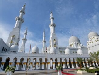 Masjid Raya Sheikh Zayed Solo