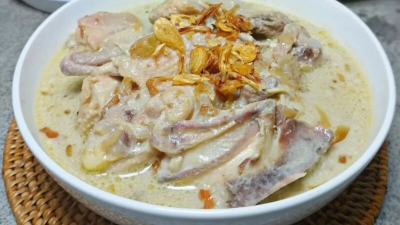 lontong opor ayam