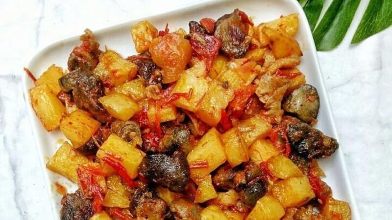 lontong sambal goreng ati