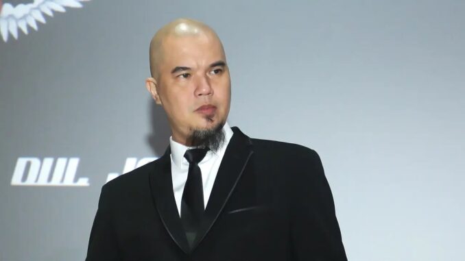 Dhani Larang Once Nyanyi lagu Dewa
