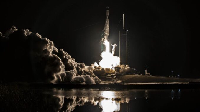 Elon Musk Luncurkan 4 Astronot Dalam Misi Sains ke Luar Angkasa Selama 6 Bulan