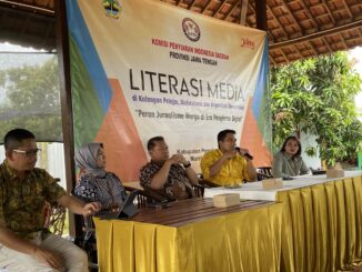 Literasi Media Perangkat Desa