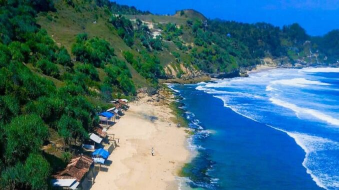 Wisata Wonogiri Pantai Nampu