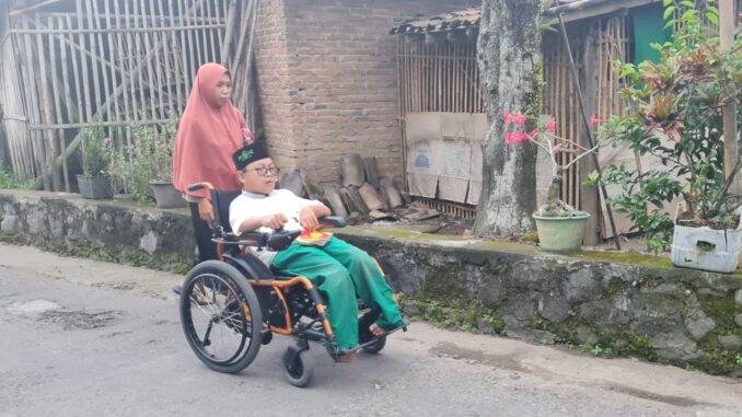 kursi roda dari ganjar