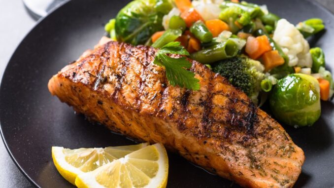 Salmon panggang tumisan sayuran