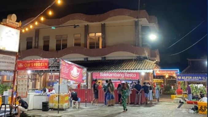 Wisata Malam Balekambang
