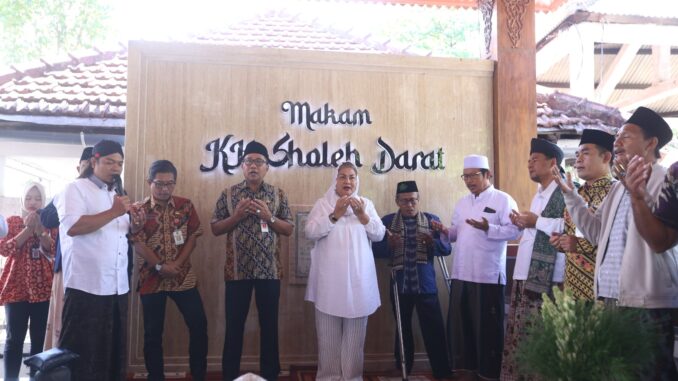 makam Kyai Haji Soleh Darat