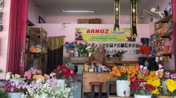 Arnoz Florist Melyn Eta Coriala