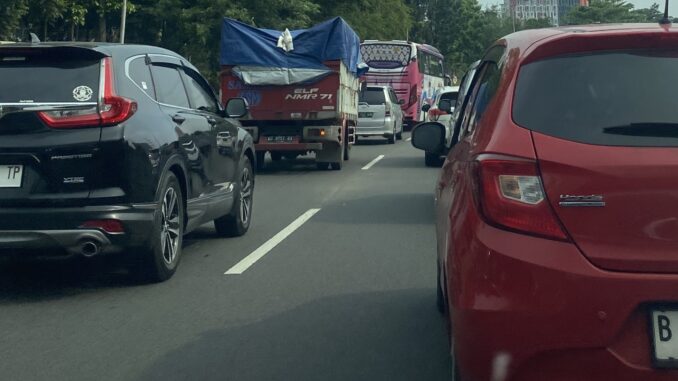 Macet KM 70