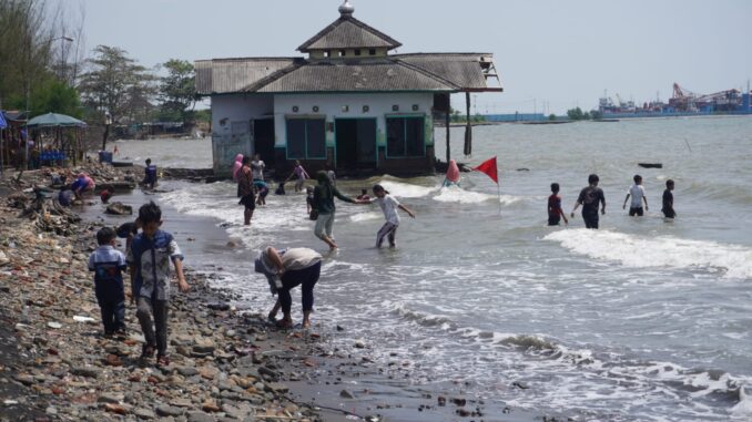 Pantai Sigandu Batang