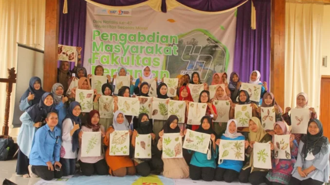 Pelatihan Membuat Pakan Ternak FT UNS Pelatihan Membuat Pakan Ternak FT UNS