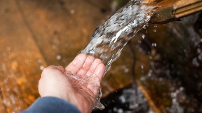 Ilustrasi air bersih