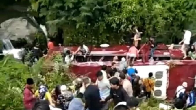Tersangka Kecelakaan Bus Guci