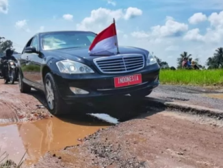 Media Sosial Jalan Rusak