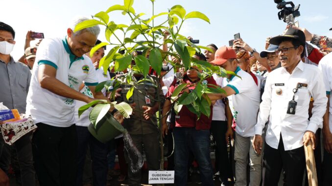 Hari Bumi tanam pohon