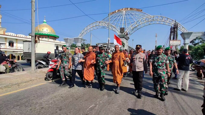 32 Bhiksu Thudong