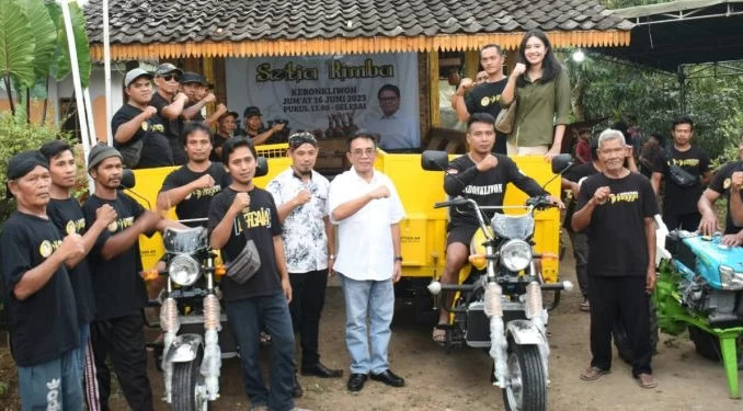 Bantuan airlangga hartarto kebonkliwon