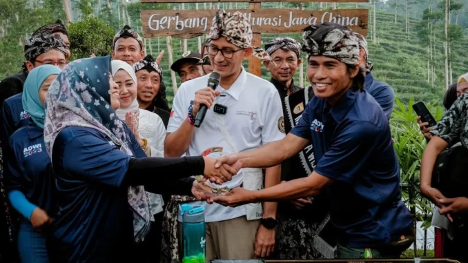 “Gerbang Akulturasi Jawa-China “Gerbang Akulturasi Jawa-China