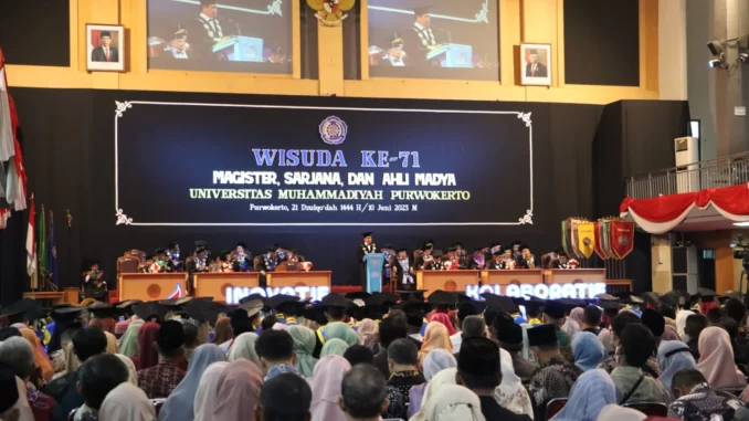 Wisuda 71 UMP