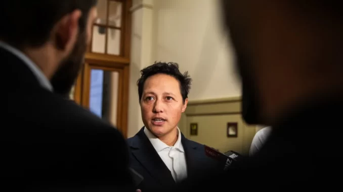Kiri Allan mengundurkan diri