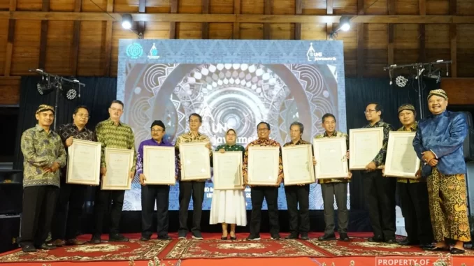 PUI Javanologi UNS PUI Javanologi UNS