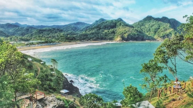 Pantai Lampon 