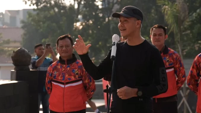 Gubernur Jawa Tengah Ganjar Pranowo melepas kontingen Jawa Tengah pada Pekan Olahraga Nasional (Pornas) Korpri XVI tahun 2023