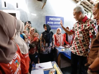 Gubernur Jawa Tengah Ganjar Pranowo terus berupaya menekan angka stunting. Satu di antaranya dengan meninjau secara langsung pelaksanaan posyandu di tingkat desa