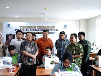 Pelatihan Menjahit KIT BATANG