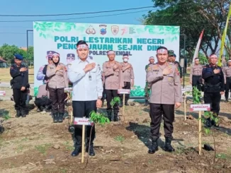 Tanam Pohon Kendal